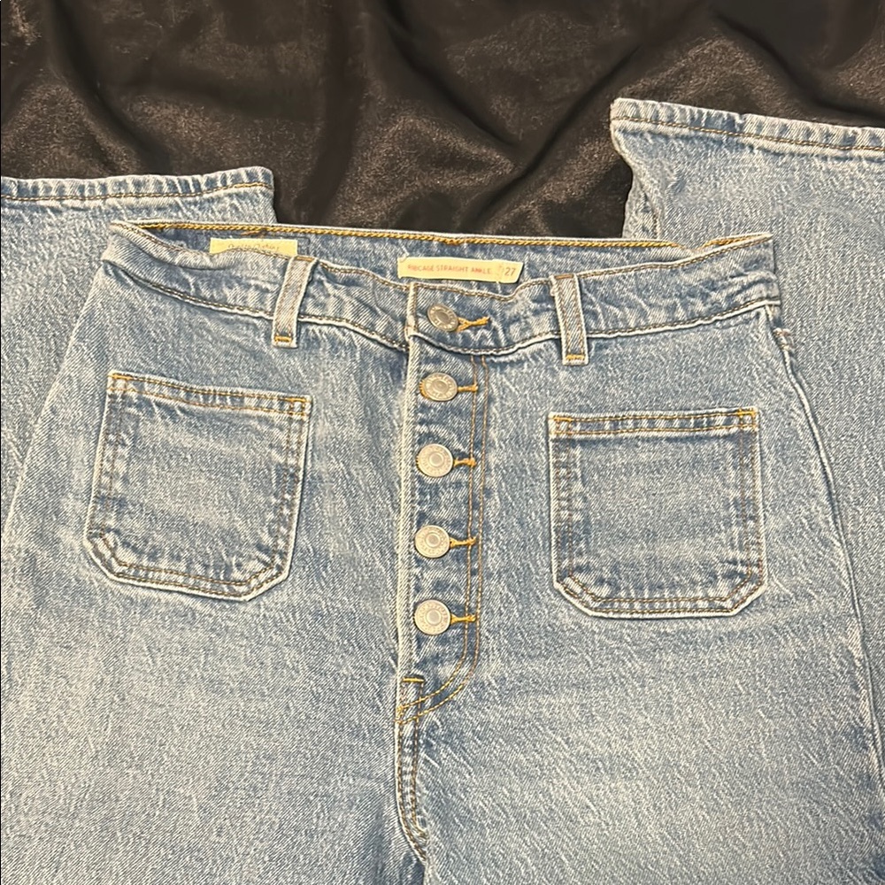 Levi's High Rise Blue Jeans Vintage-Inspired